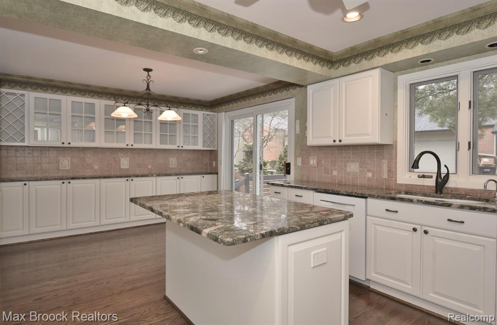 1030 STRATFORD PLACE, # 12, Bloomfield Hills, MI 48304 — Photo 48