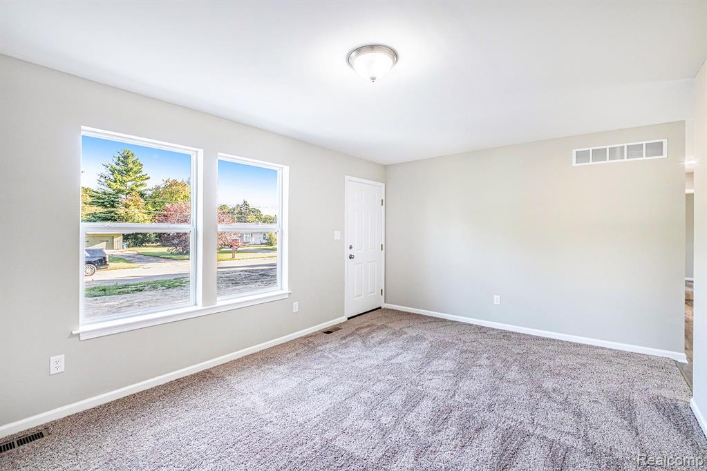 4350 Chicory Lane, Burton, MI 48519 — Photo 4