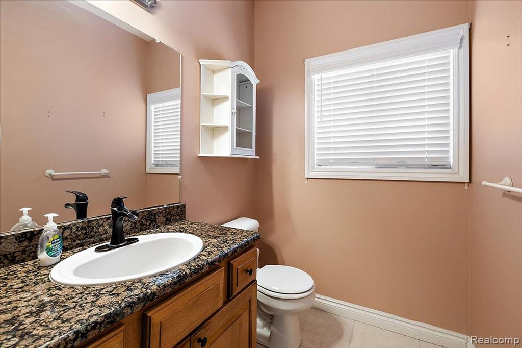 49763 Decker Drive, Shelby Twp, MI 48317 — Photo 24