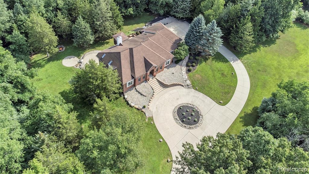 6439 Cohoctah Road, Fenton, MI 48430 — Photo 46