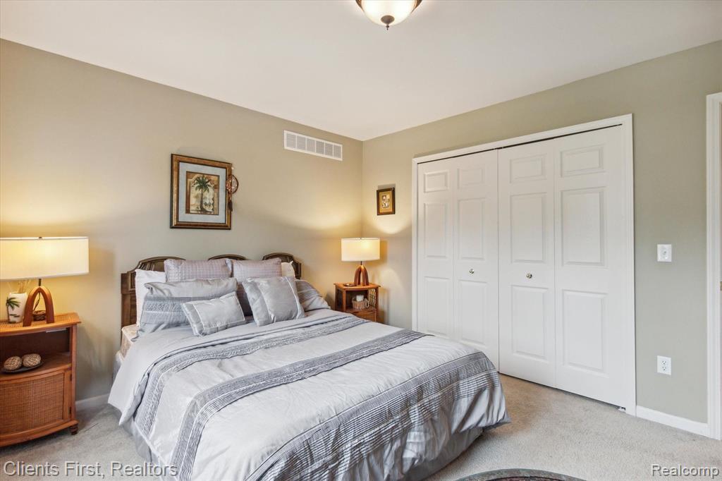 43872 N TIMBERVIEW Drive, Belleville, MI 48111 — Photo 33