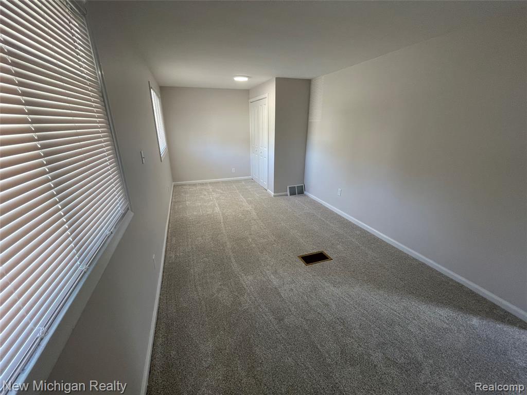 661 White Avenue, Lincoln Park, MI 48146 — Photo 15
