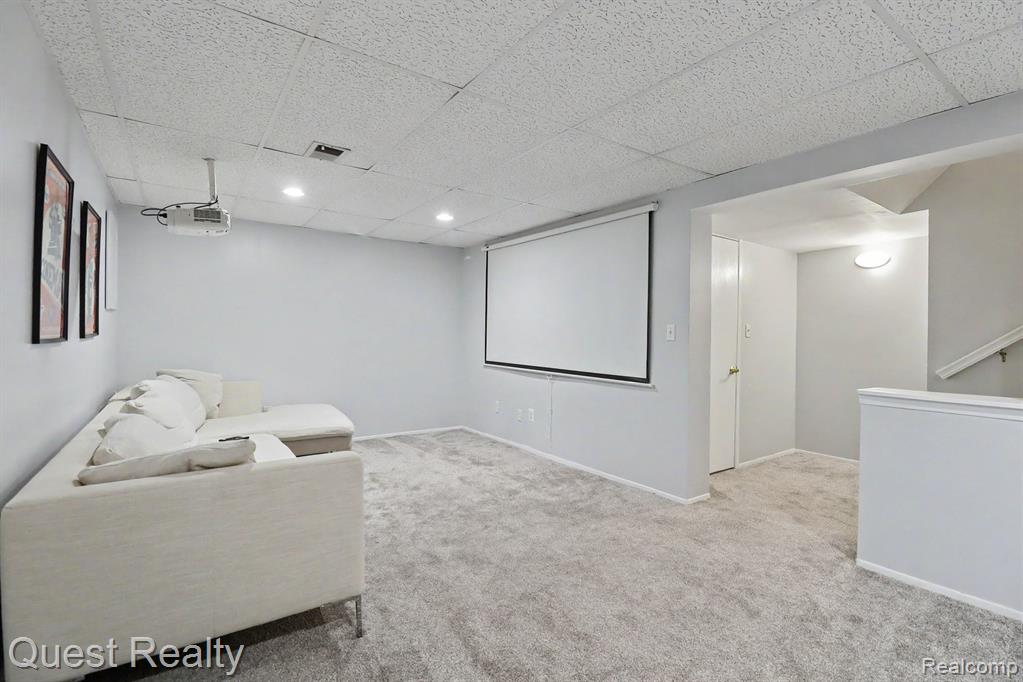 5673 Drake Hollow W Drive W, West Bloomfield, MI — Photo 23