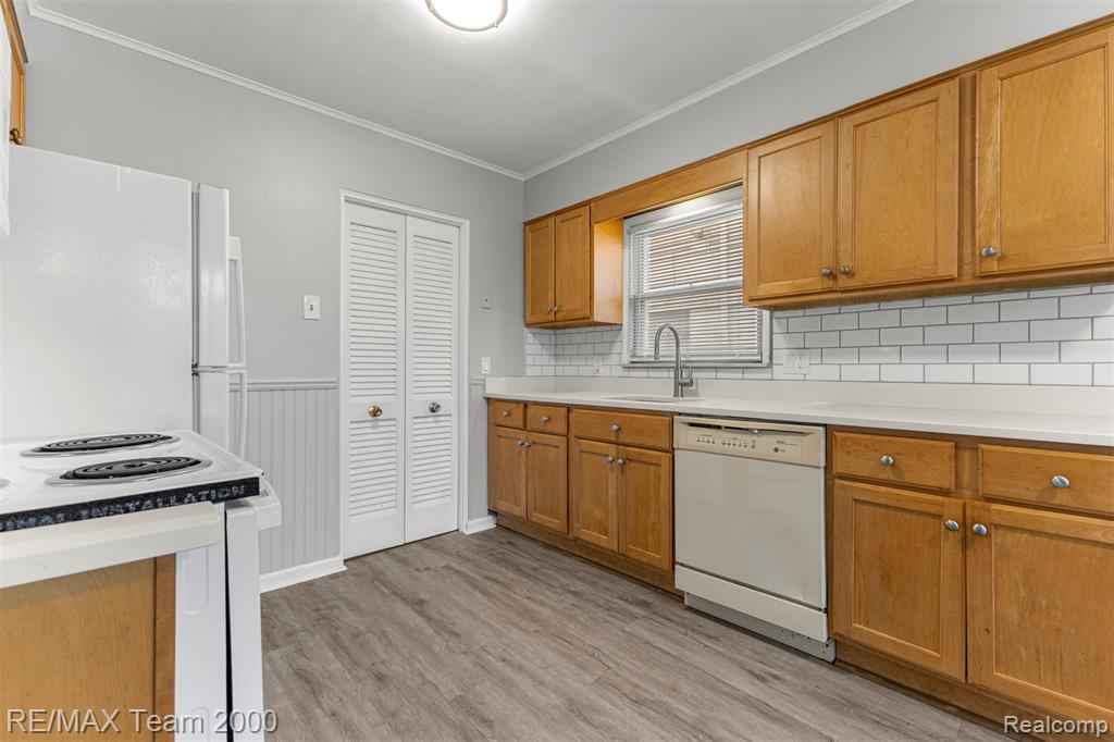7322 Fenton Street, Dearborn Heights, MI 48127 — Photo 14
