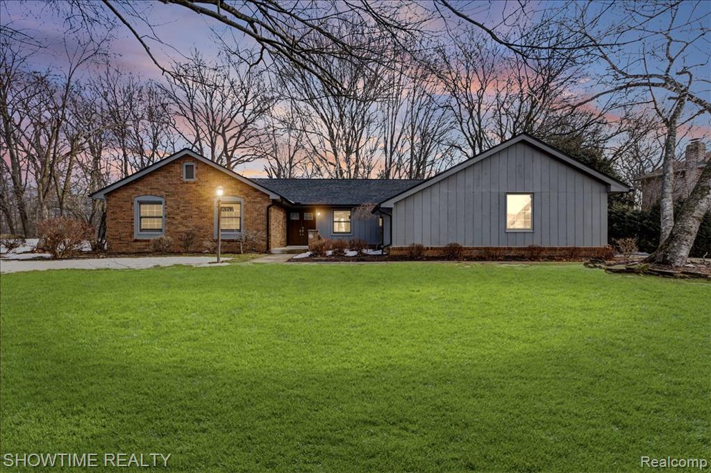 5688 Tequesta Court, West Bloomfield, MI 48323 — Photo 2