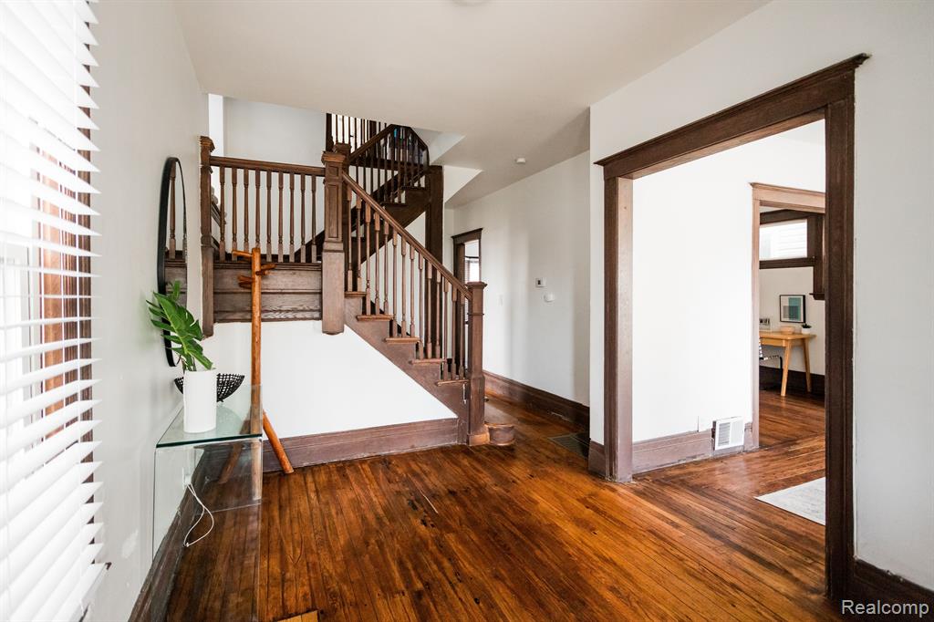2505 BALDWIN Street, Detroit, MI 48214 — Photo 6