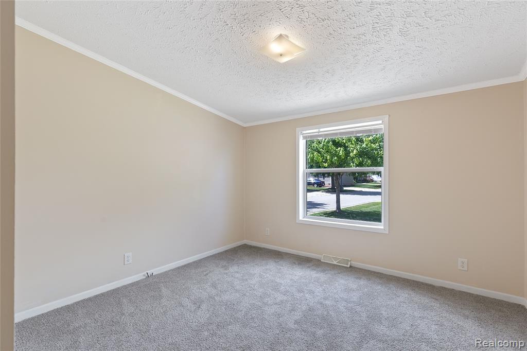 4472 Wynnwood Drive, Howell, MI 48843 — Photo 30