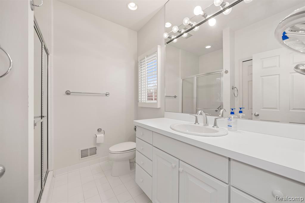 7258 CRACKLING CREEK Circle, West Bloomfield, MI — Photo 26