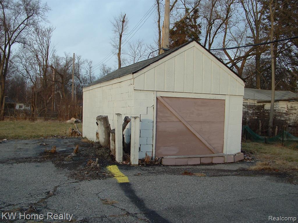 20650 Fenkell Avenue, Detroit, MI 48223 — Photo 17
