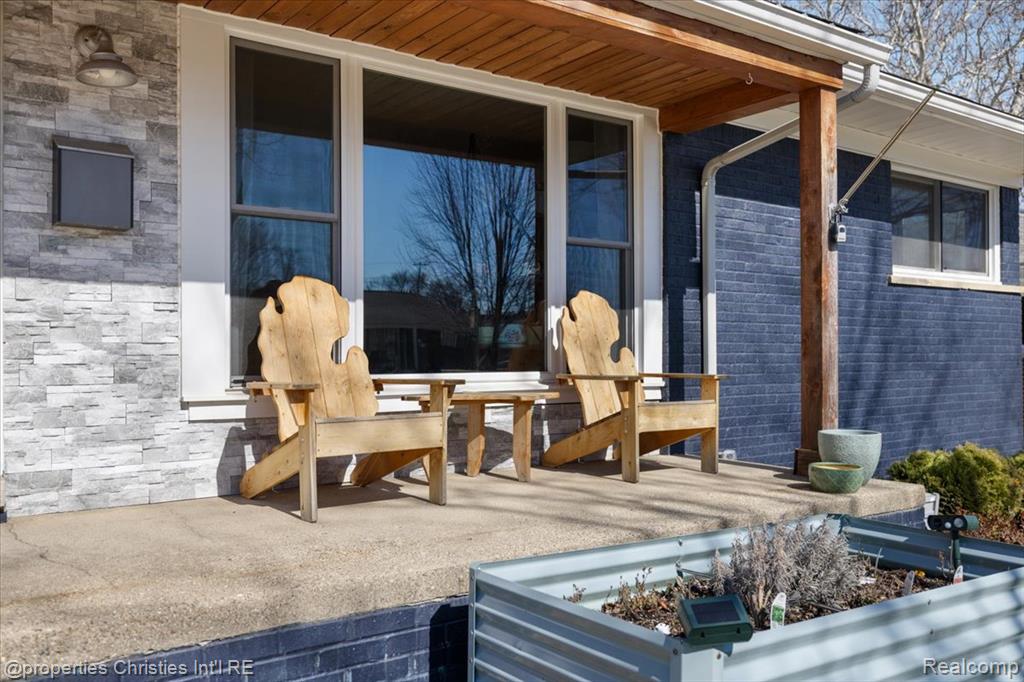 816 W Baker Avenue, Clawson, MI — Photo 5