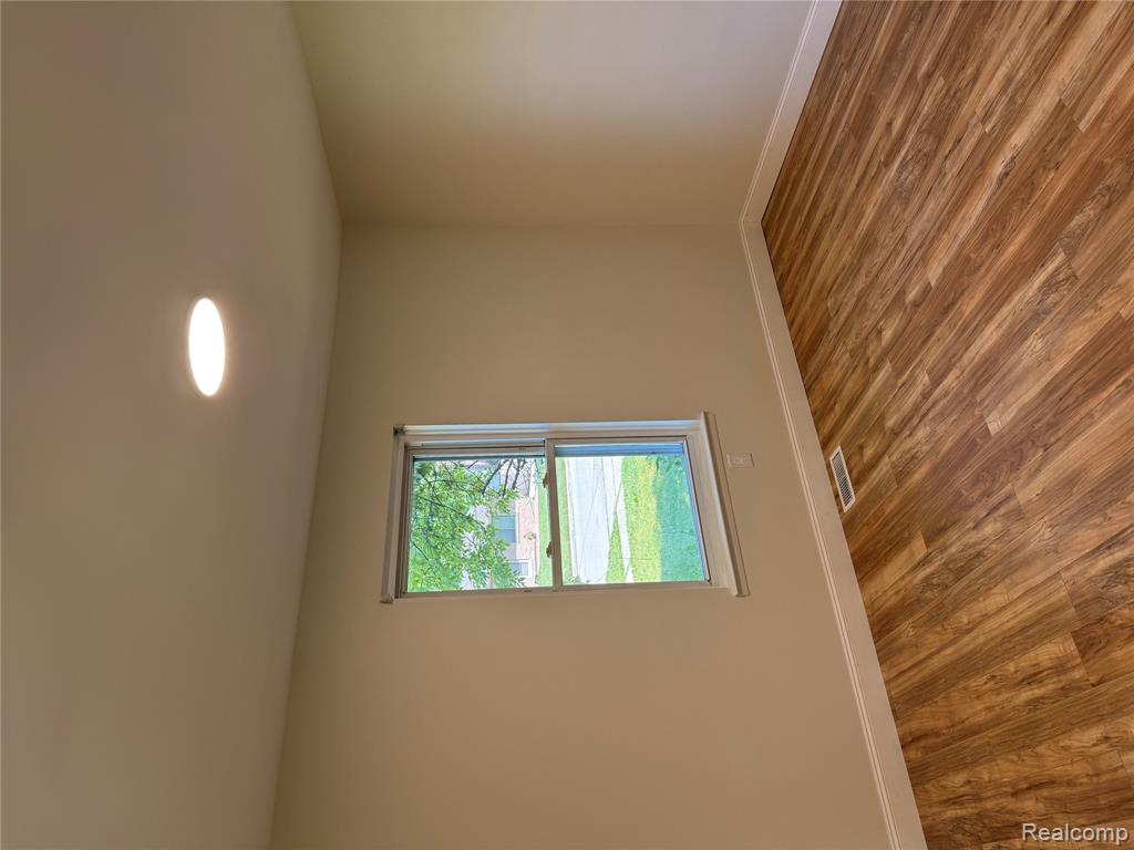 42113 CLAYTON Street, Clinton Twp, MI 48038 — Photo 12
