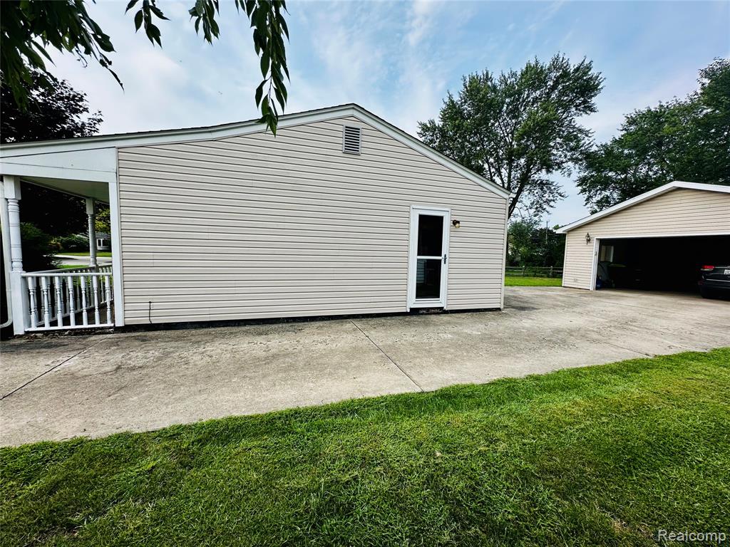 329 Cranbrook Boulevard, Monroe, MI 48162 — Photo 5