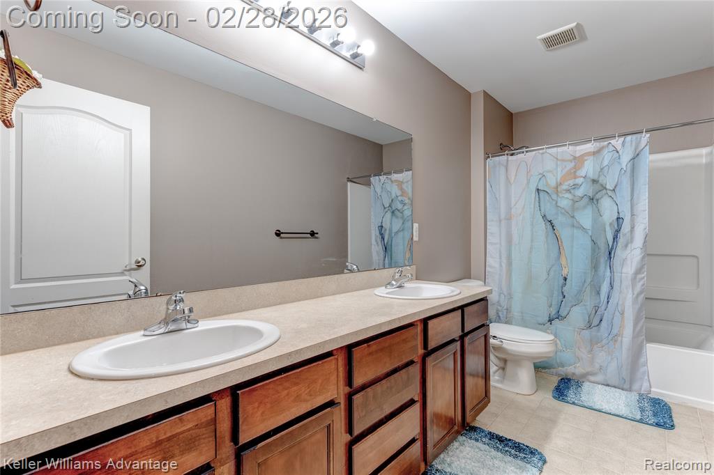 27455 Harrington Way, Novi, MI — Photo 30
