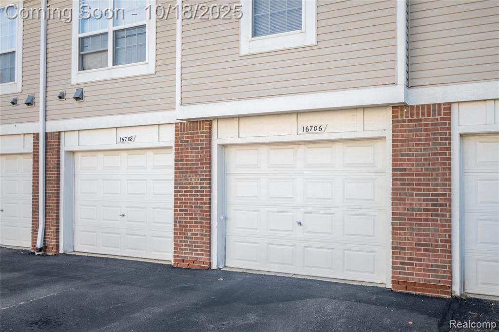 16706 Dover Drive, Northville, MI 48168 — Photo 2