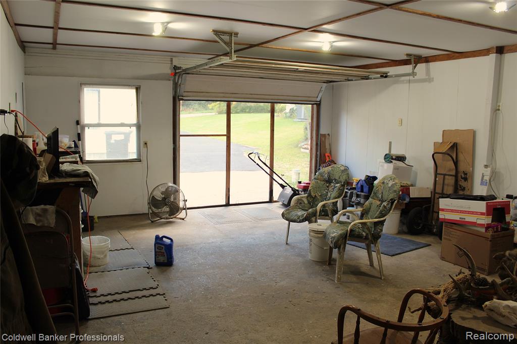10593 9 Mile Road, Whitmore Lake, MI 48189 — Photo 16