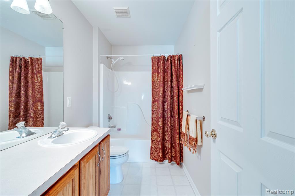 47071 Sherstone Drive, Canton, MI 48188 — Photo 23