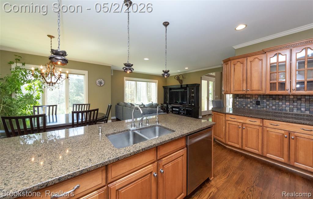 9811 KINGSTON POINTE, Clarkston, MI 48348 — Photo 35