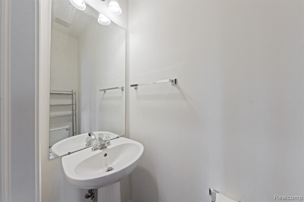 44744 GWINNETT Loop, Novi, MI 48377 — Photo 18