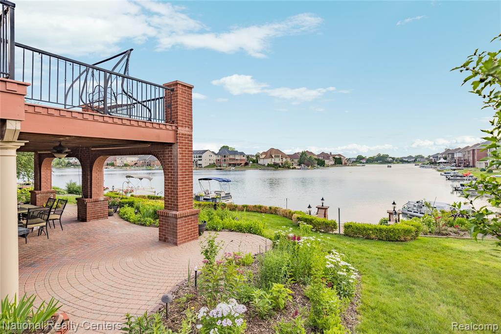 51577 Merry Lane, Utica, MI 48316 — Photo 15