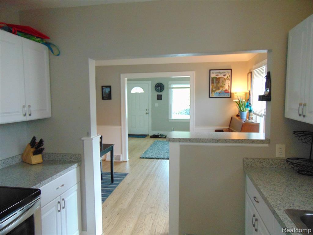 613 E Woodruff Avenue, Hazel Park, MI 48030 — Photo 11