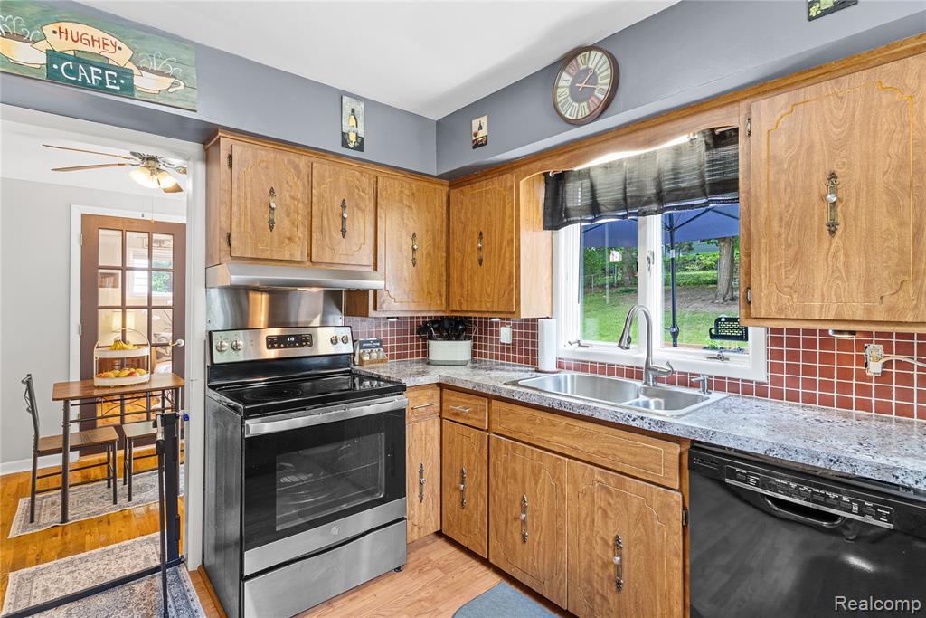 4602 Milton Drive, Flint, MI 48507 — Photo 16
