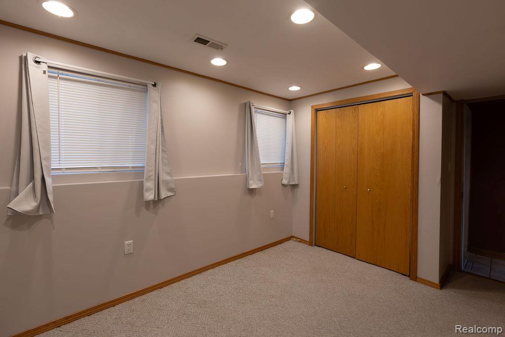 43428 Hartwick Drive, Sterling Heights, MI 48313 — Photo 40
