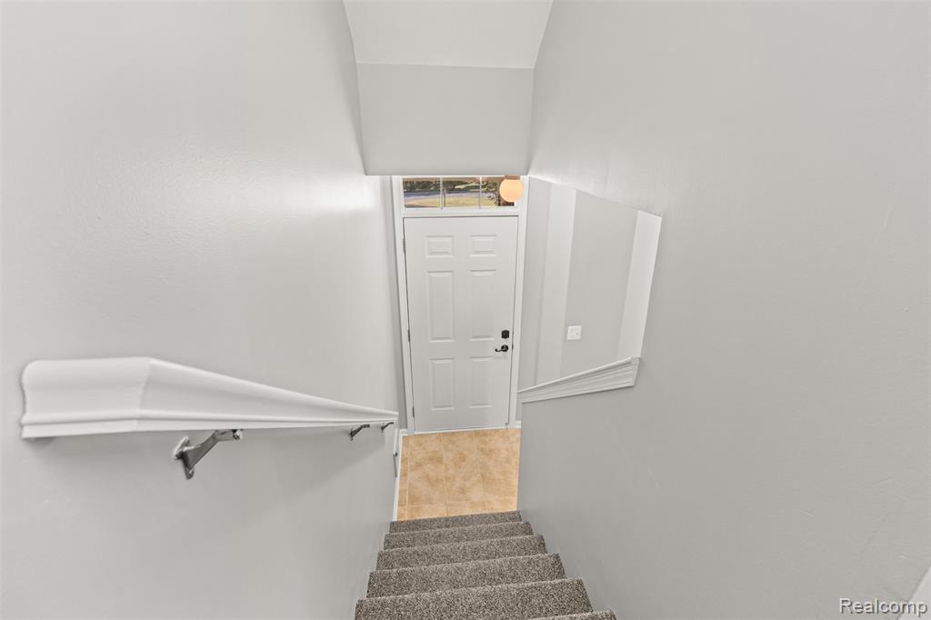 470 Old Pine Way, Walled Lake, MI 48390 — Photo 29