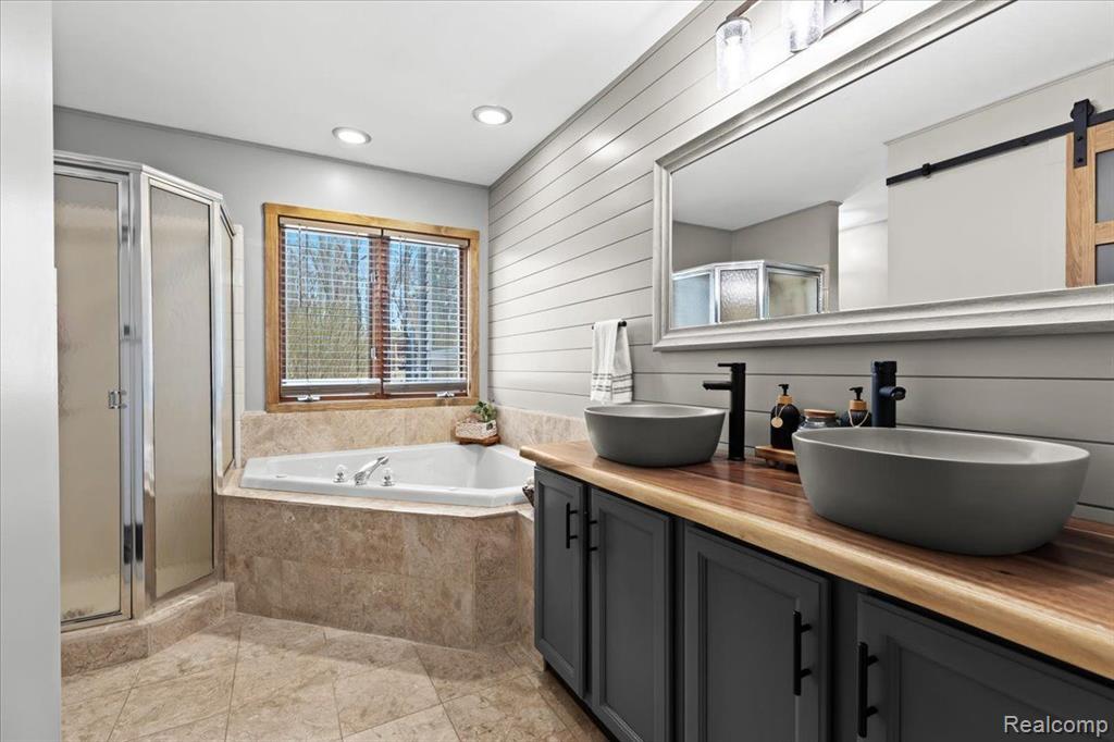 7227 COWELL Road, Brighton, MI 48116 — Photo 24