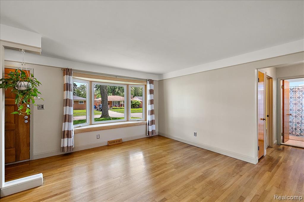 1271 Beaupre Avenue, Madison Heights, MI 48071 — Photo 4