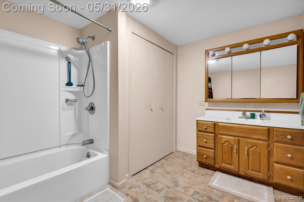 10294 Nichols Road, Gaines Vlg, MI 48436 — Photo 16