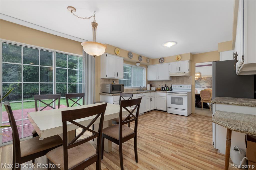 5495 Kingsfield Drive, West Bloomfield, MI — Photo 10