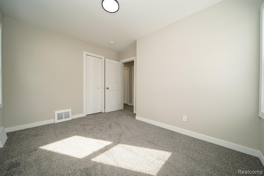 19348 Woodcrest Street, Harper Woods, MI 48225 — Photo 49