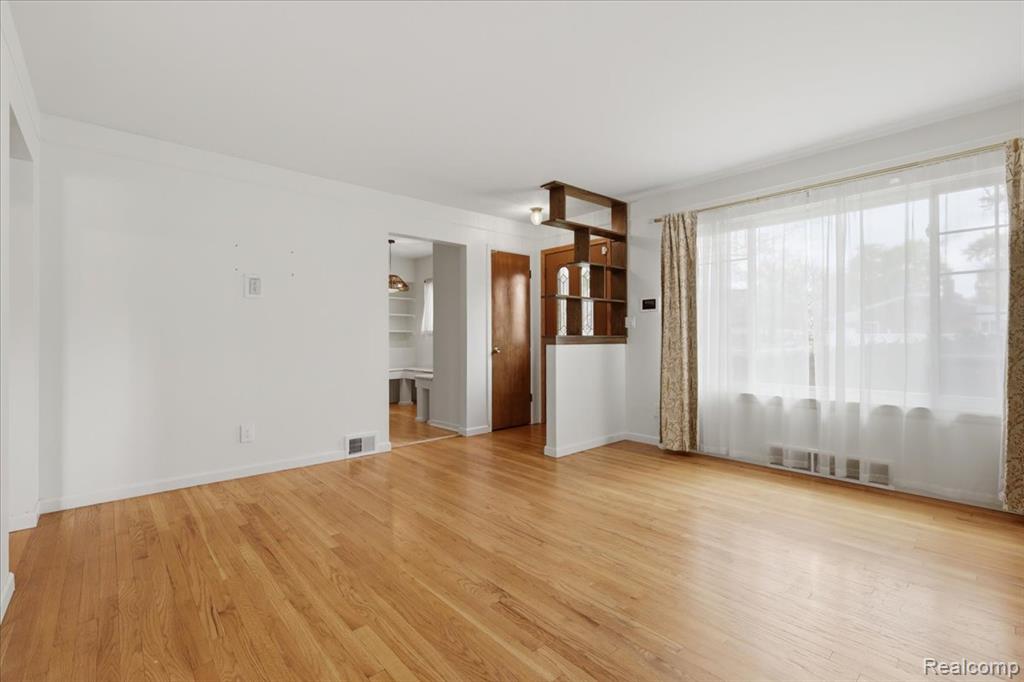 28146 Park Court, Madison Heights, MI 48071 — Photo 10