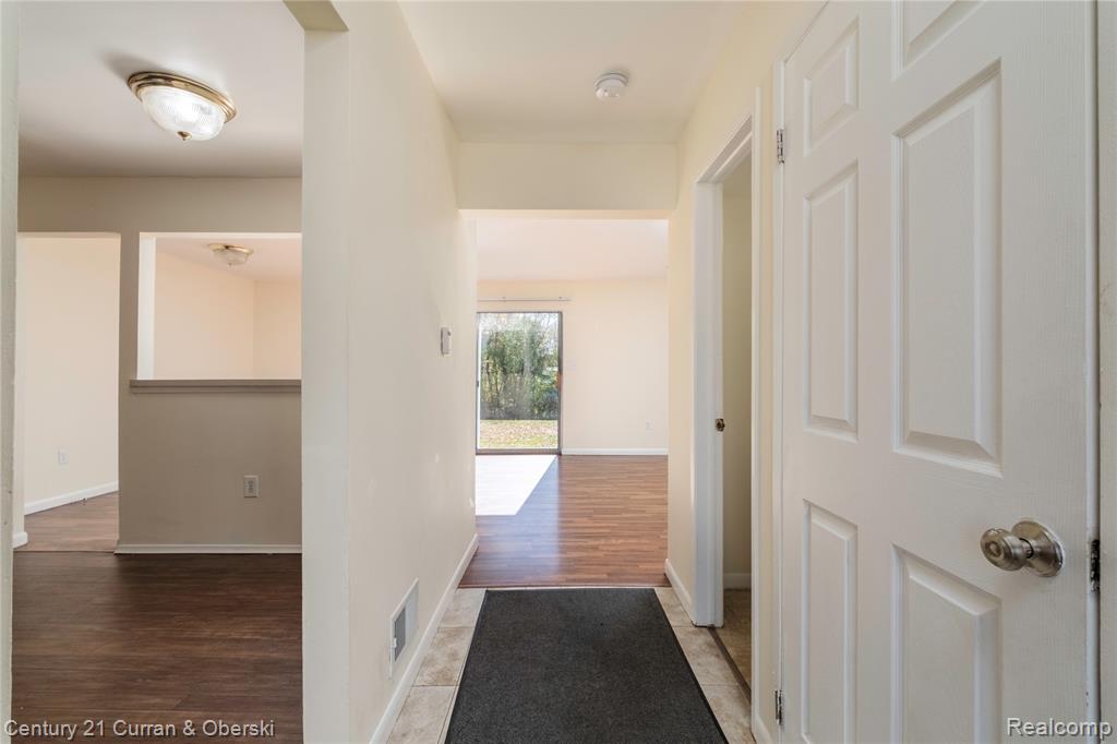 44543 Savery Drive, Canton, MI 48187 — Photo 4
