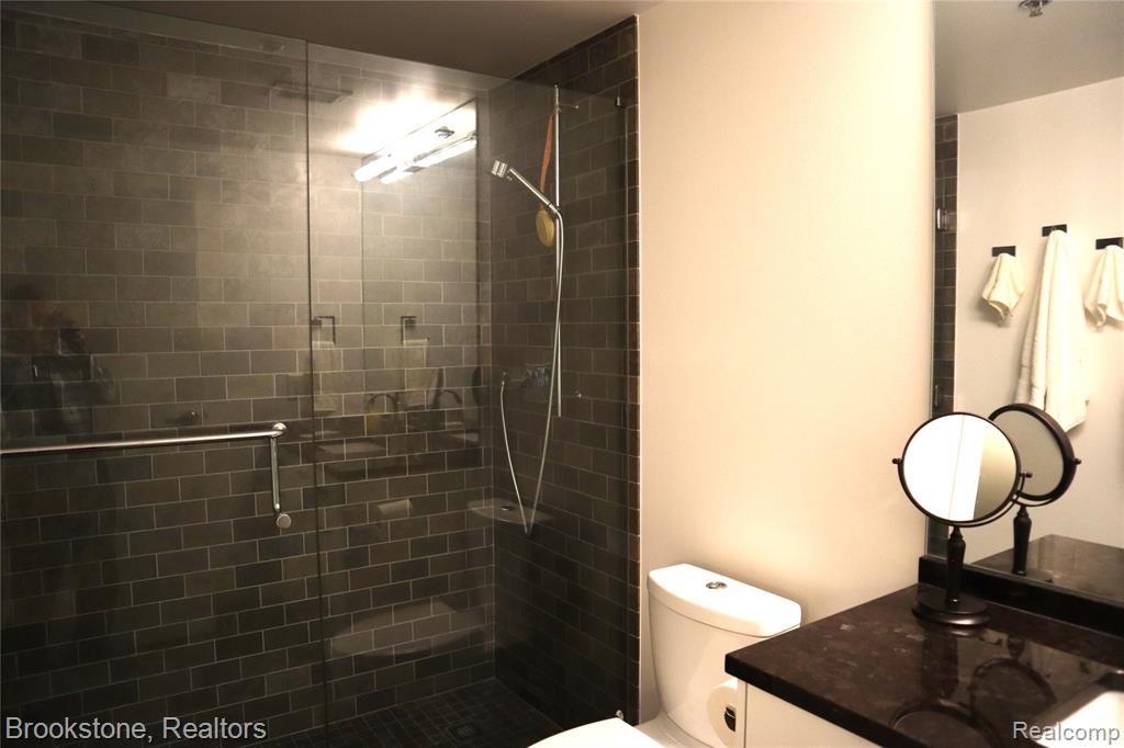 432 Washington Avenue, 1304, Royal Oak, MI 48067 — Photo 32