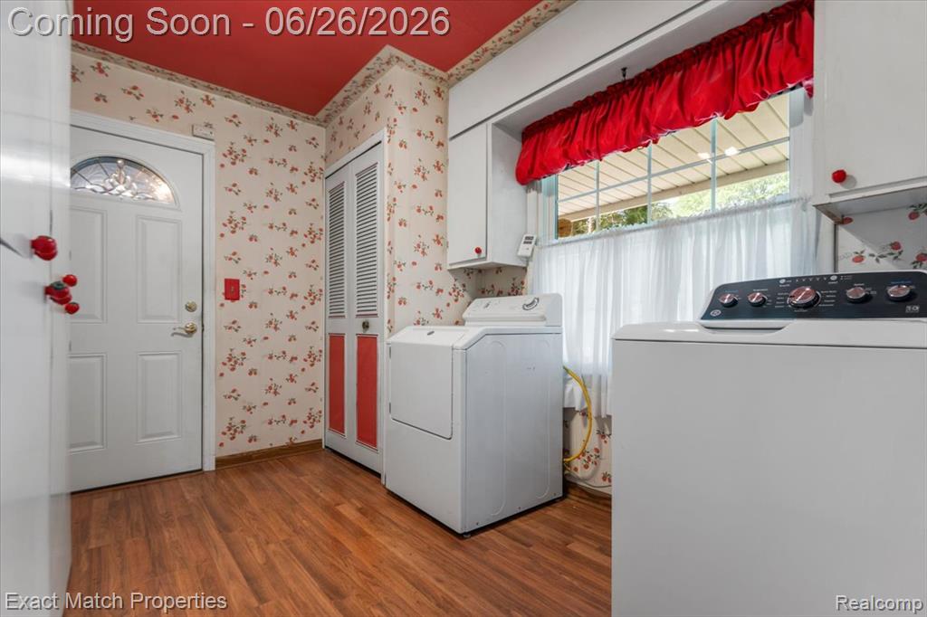 6737 Alderley Way, West Bloomfield, MI — Photo 28