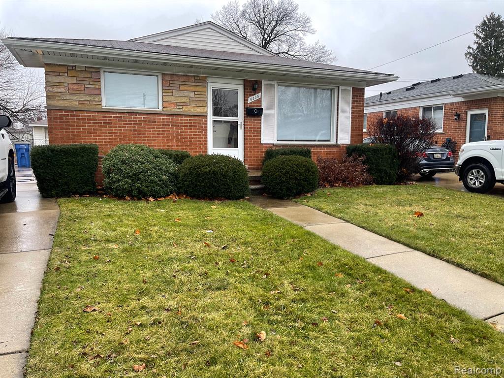 6585 FENTON Street, Dearborn Heights, MI 48127 — front exterior