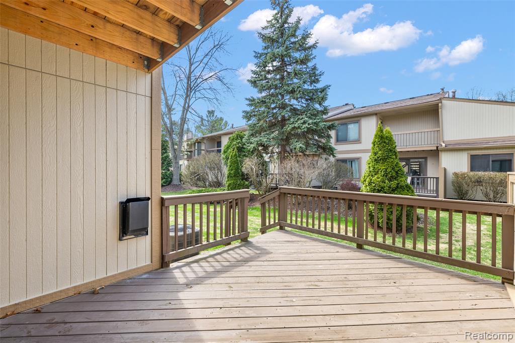 23243 Farmington Road, Farmington, MI 48336 — Photo 40