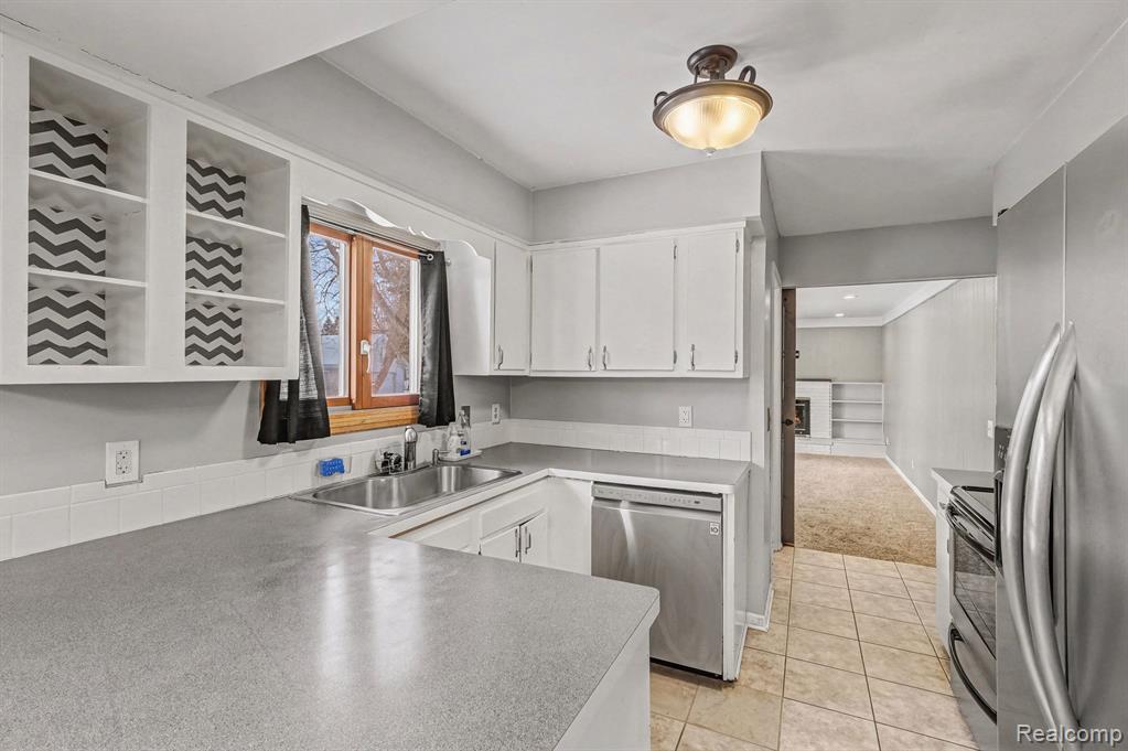 4362 Meadowlark Drive, Grand Blanc, MI 48439 — Photo 9