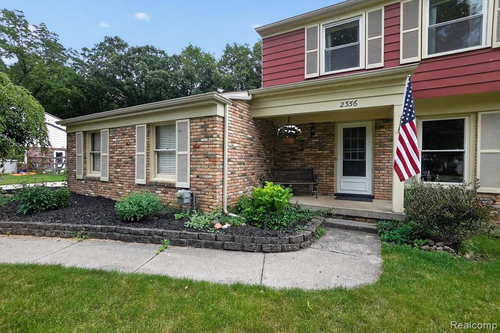 2356 Pineview Court, Flushing, MI 48433 — Photo 5
