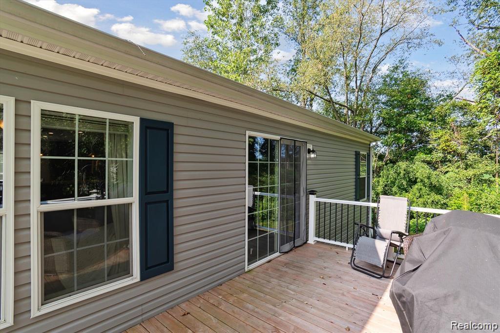 5201 Millstone, Milford, MI 48380 — Photo 18