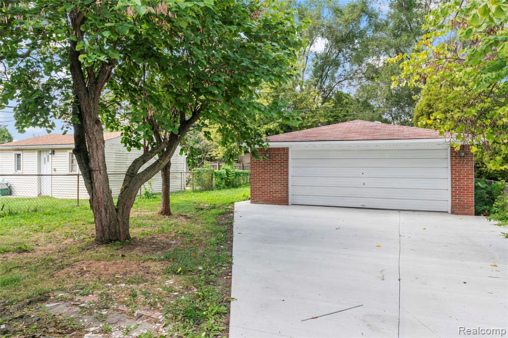 5911 Highview Street, Dearborn Heights, MI 48127 — Photo 4
