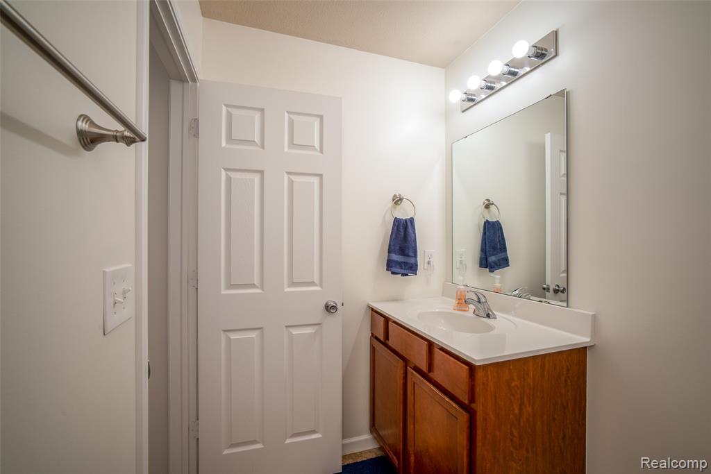 3411 Amber Oaks Drive, Howell, MI 48855 — Photo 22
