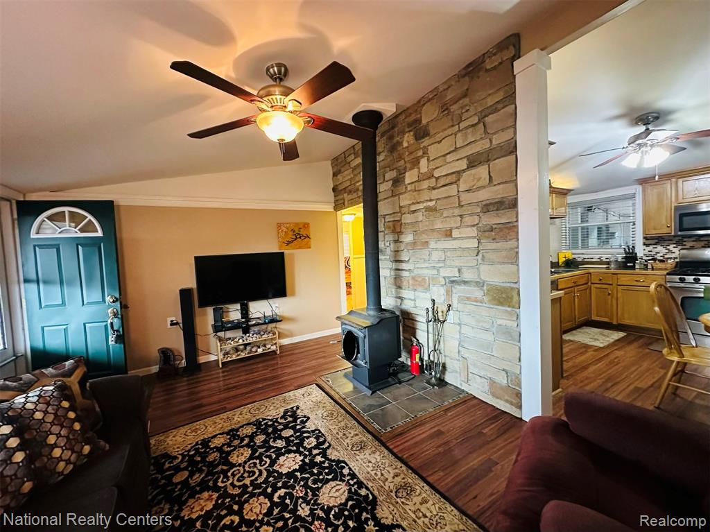 10461 9 Mile Road, Whitmore Lake, MI 48189 — Photo 9