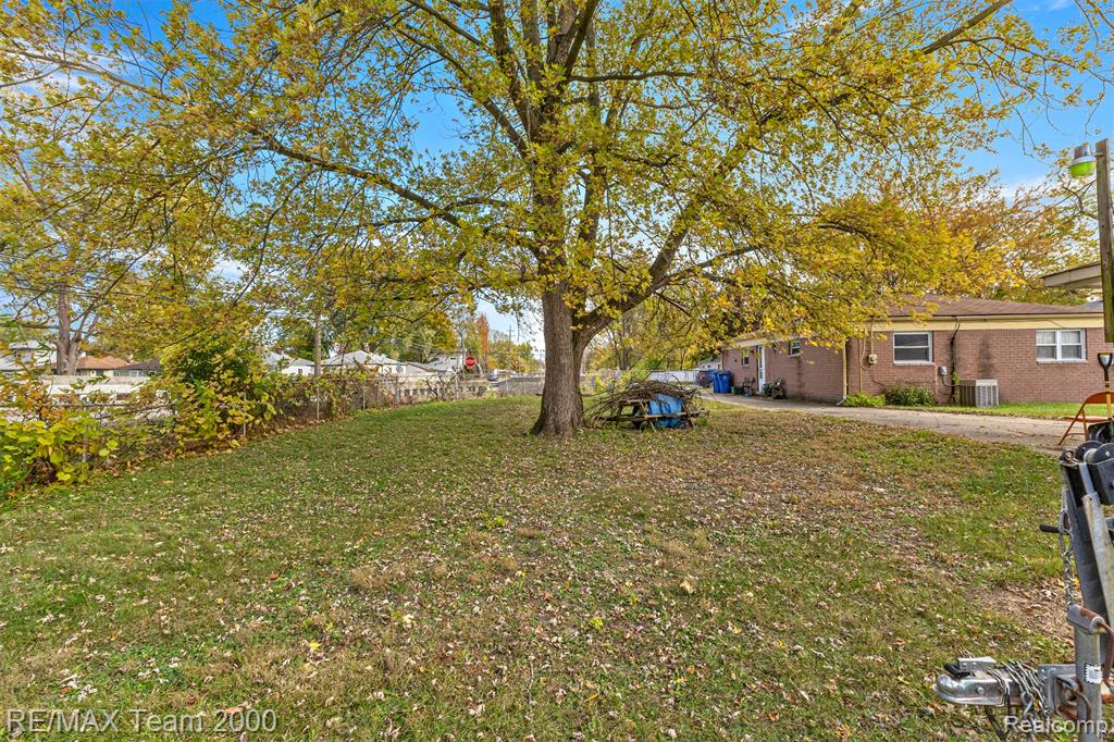 5622 Campbell Street, Dearborn Heights, MI 48125 — Photo 34