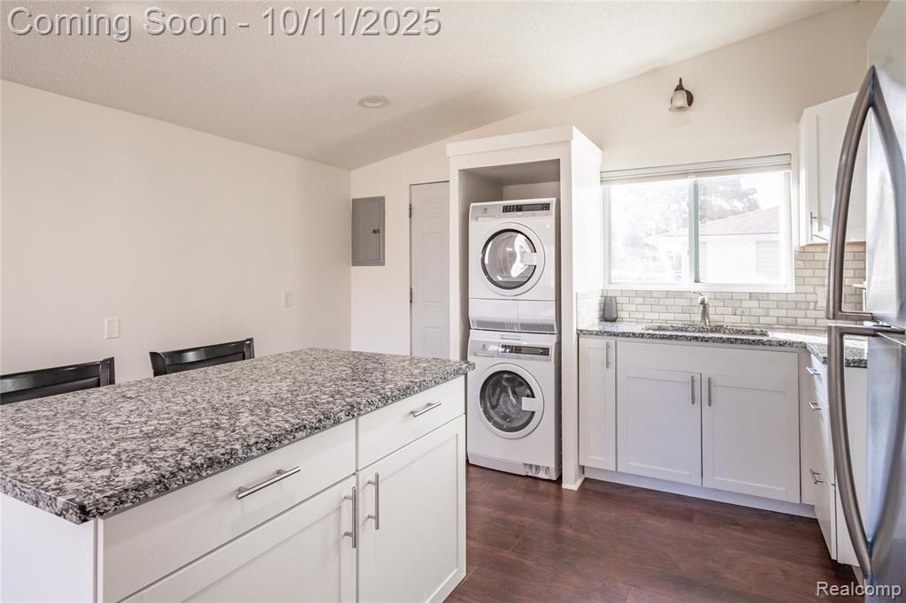 444 S Felker Avenue, Hazel Park, MI 48030 — Photo 9