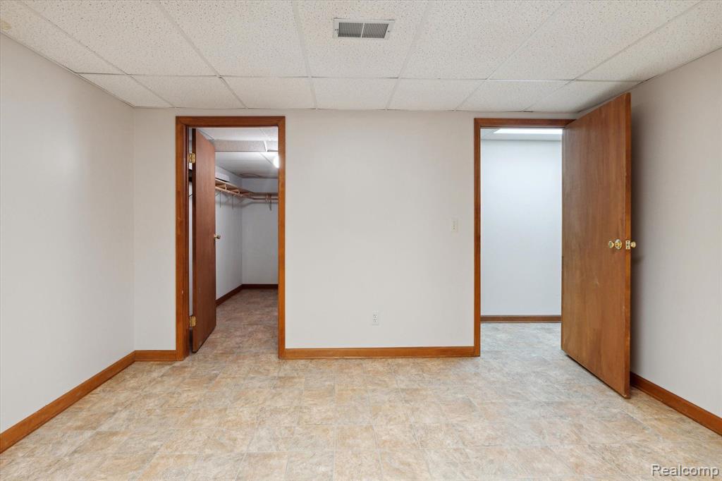 175 ESSEX Lane, Canton, MI 48187 — Photo 32