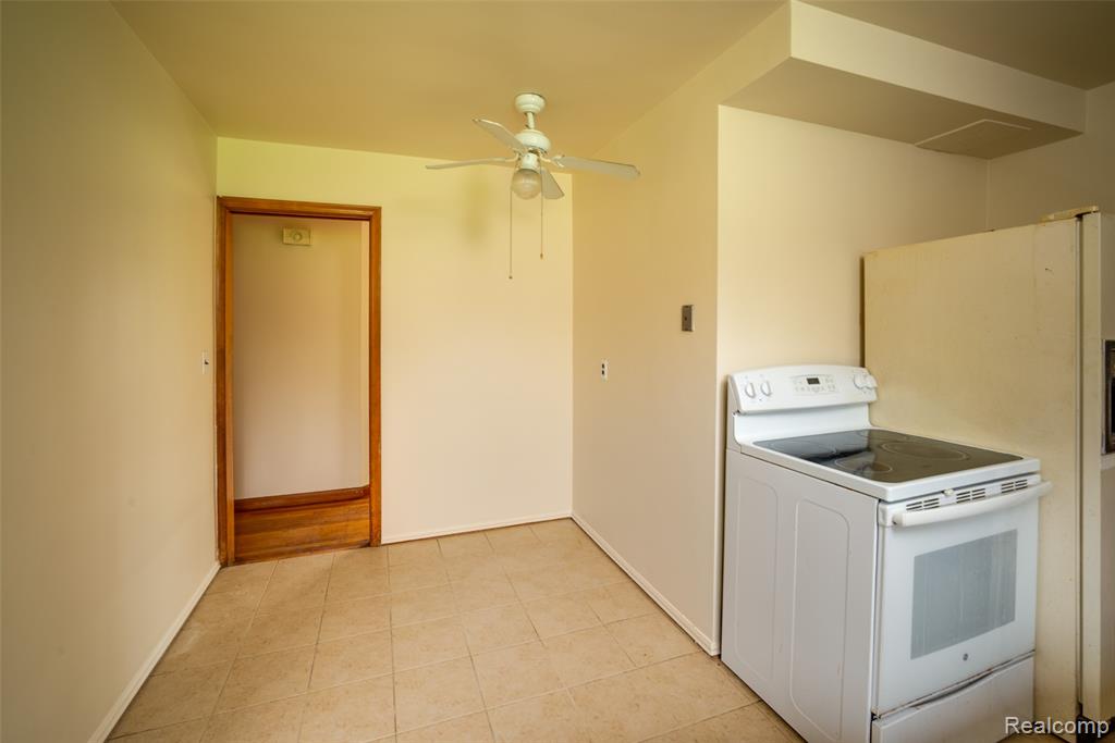 6886 E Nashway, West Bloomfield, MI — Photo 10