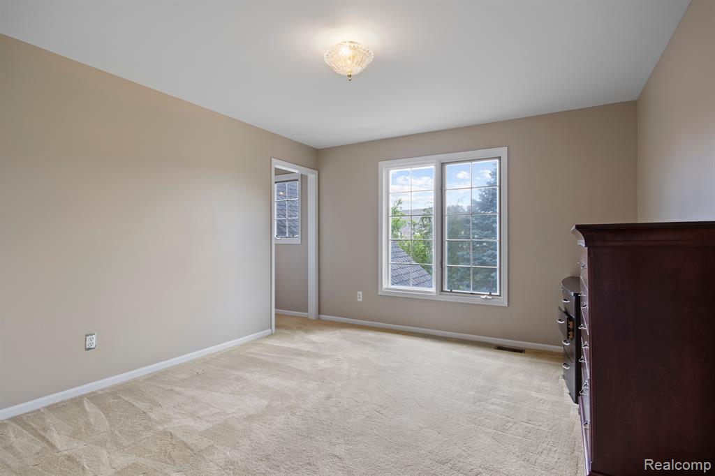 8950 WOODLORE SOUTH Drive, Plymouth, MI 48170 — Photo 34