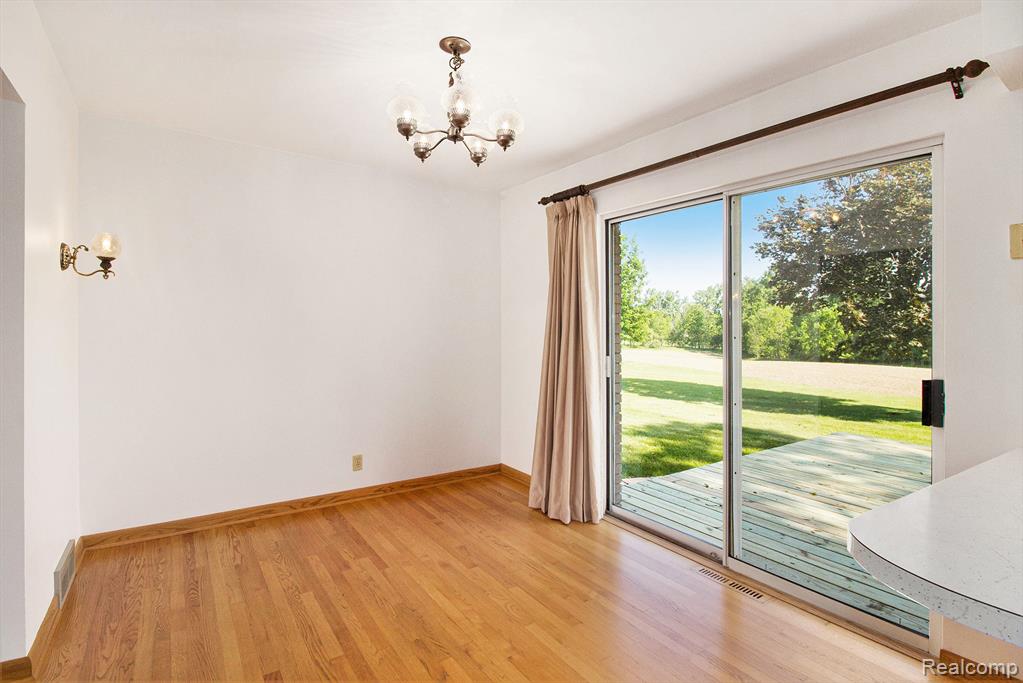 12105 Hegel Road, Goodrich Vlg, MI — Photo 9